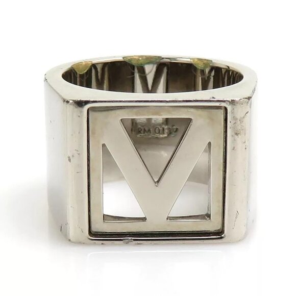 Auth LOUIS VUITTON V Square Ring Silver Metal - Picture 2 of 16